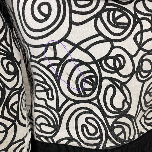 Lululemon Black and White Abstract Scuba Hoodie - Picture 4 of 4